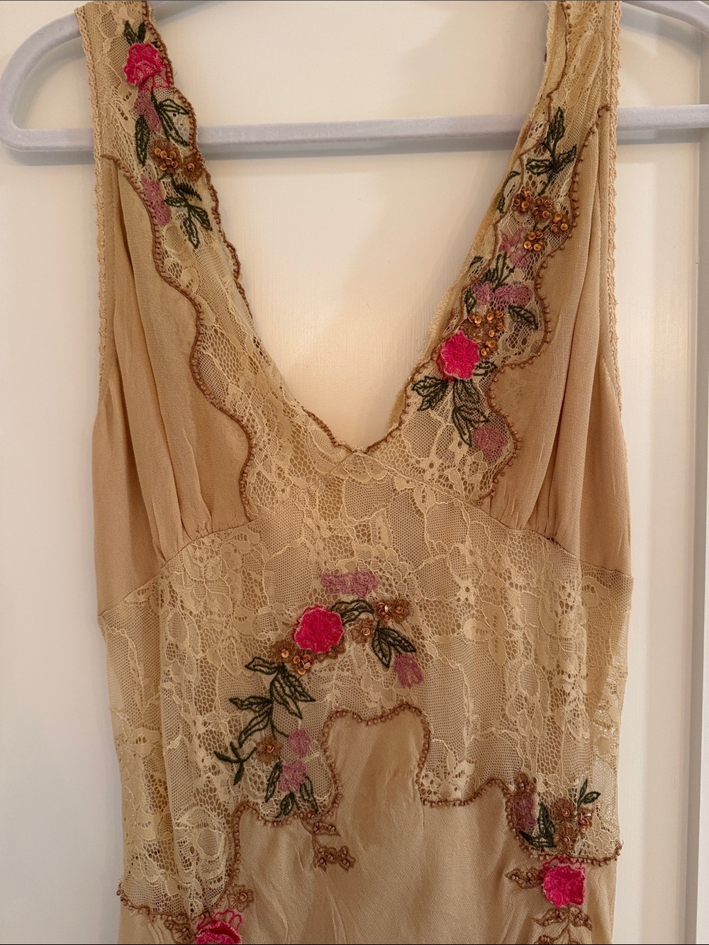 Free People meet again midi dress Beige Maxi Dress with Pink Floral Appliqué - Picture 5 of 6